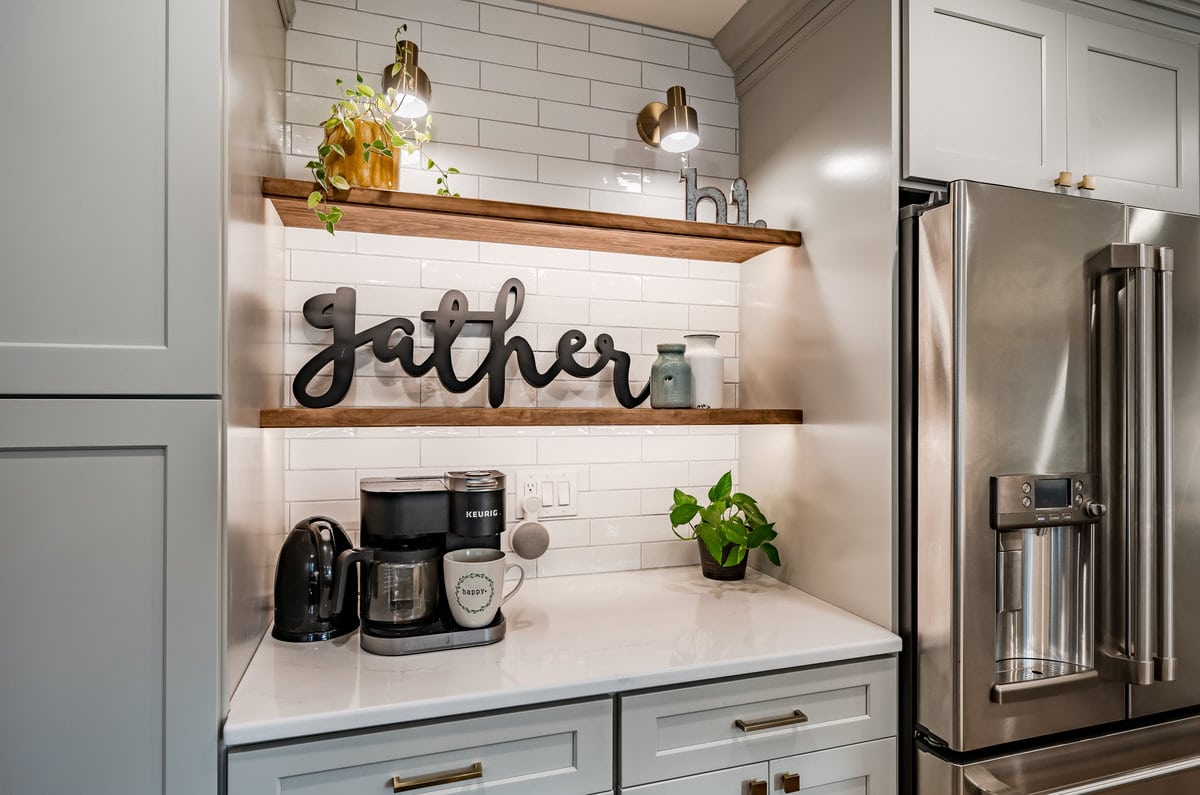 Glenn Mills kitchen view 18