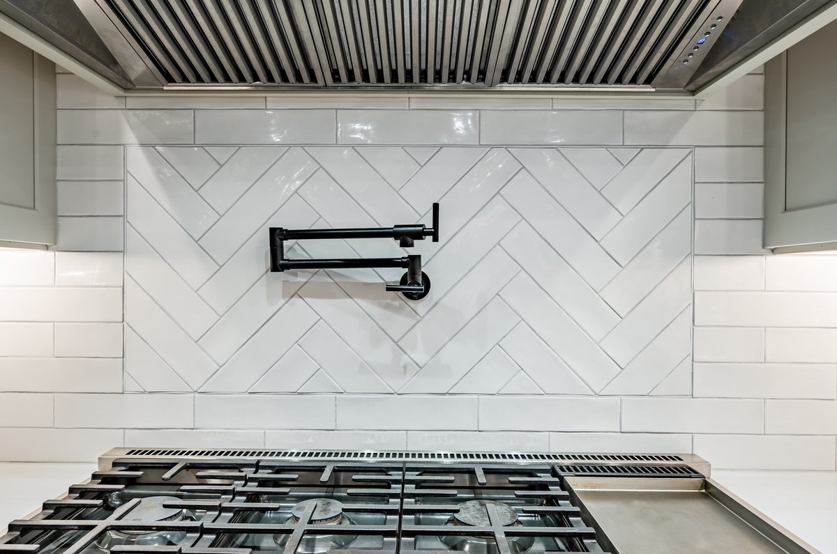 Glenn Mills kitchen view 4