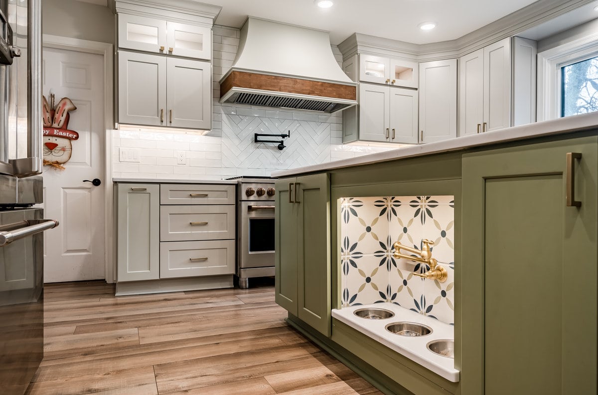 Glenn Mills kitchen view 13