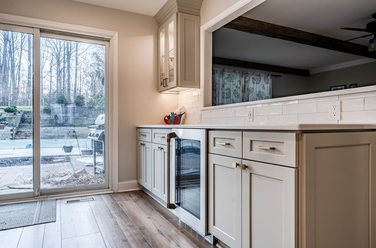 Glenn Mills kitchen view 21