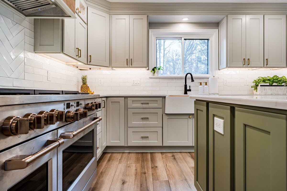 Glenn Mills kitchen view 24