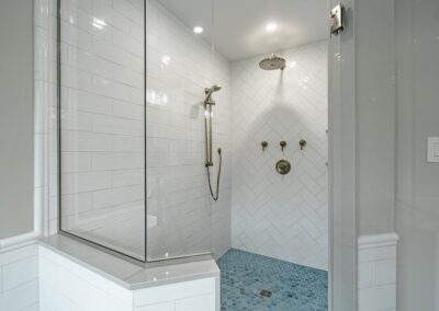 Walk-in shower 2